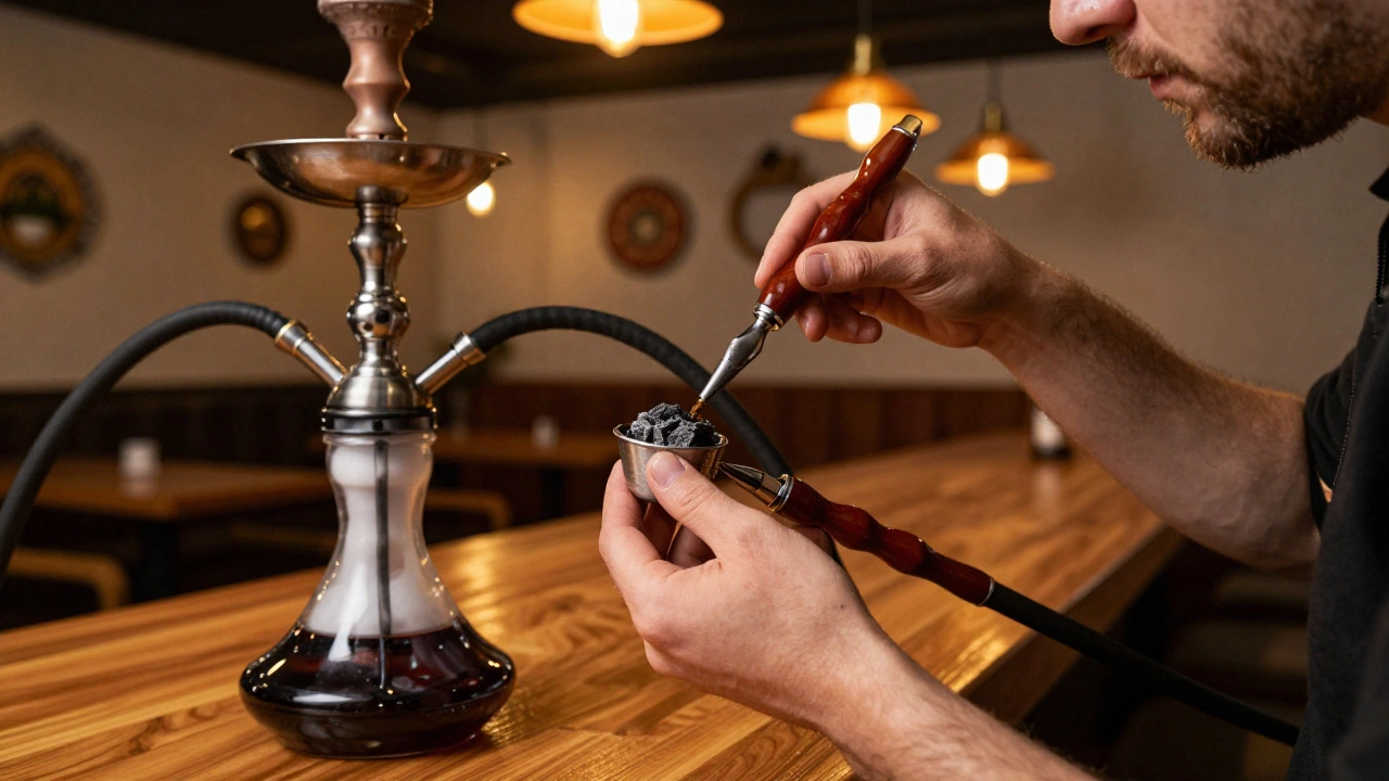 Робота кальянщиком у Києві: вимоги, зарплата та поради для початківців